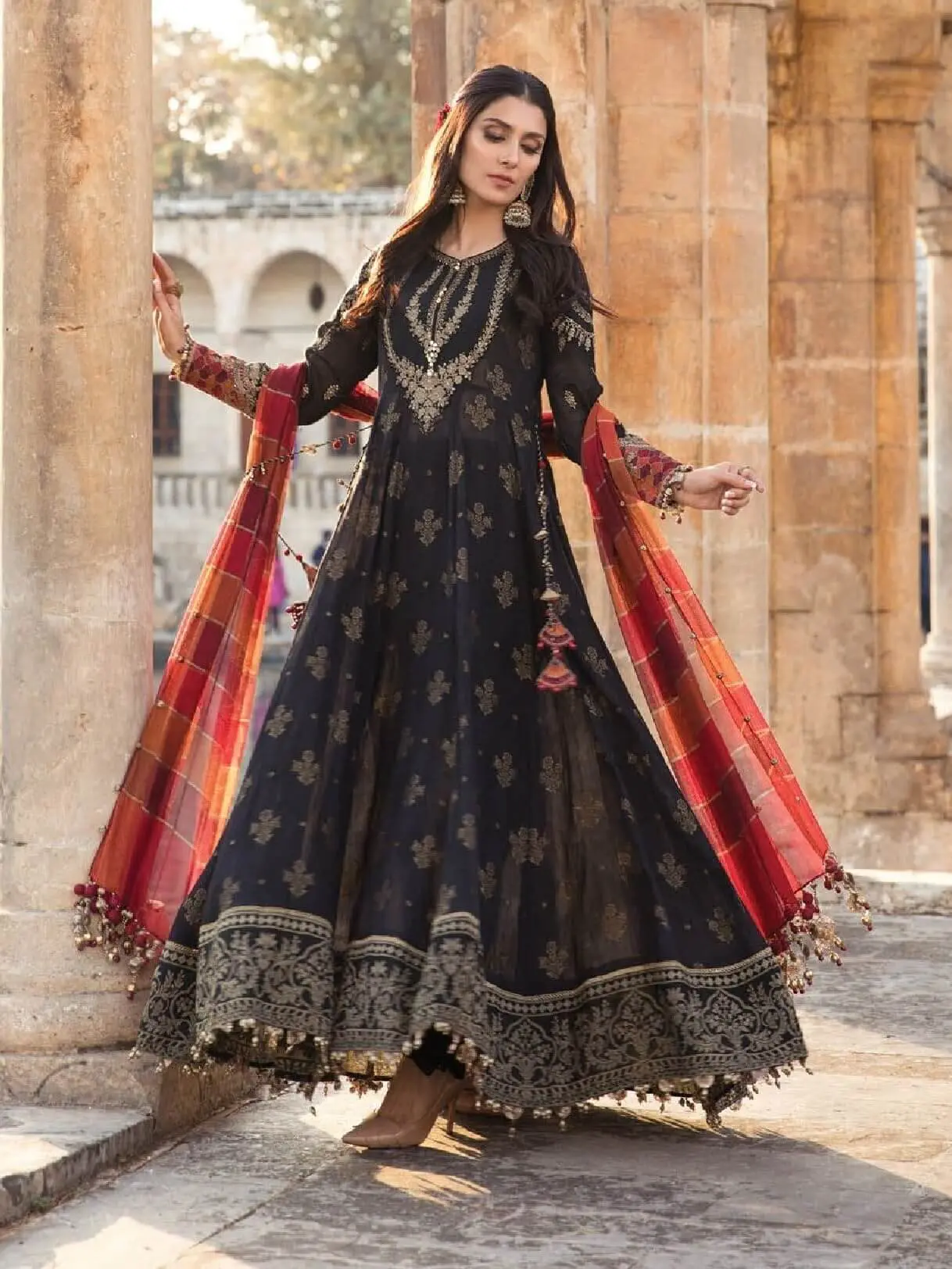 Maria b luxury lawn black king replica suit Maria b luxury lawn black king replica suit