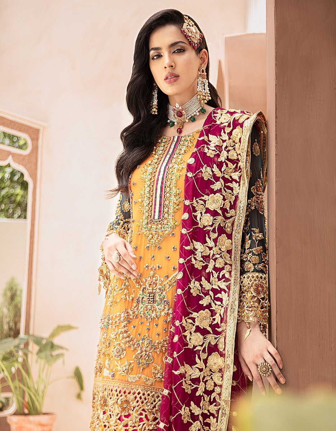 Emaan adeel king replica suit mehandi