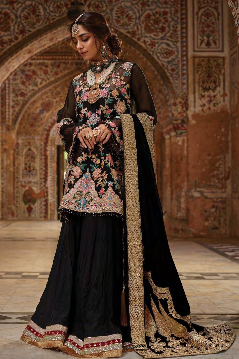 crimson-luxe-by-saira-shakira-2019-collection-the-nawab-s-daughter-cr19n-3a-sable- king copy suit