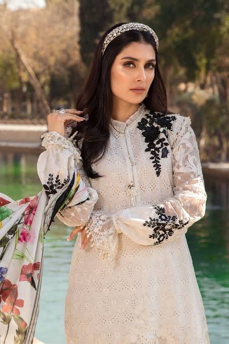 Maria b luxury lawn collection white master king copy pakistani suit