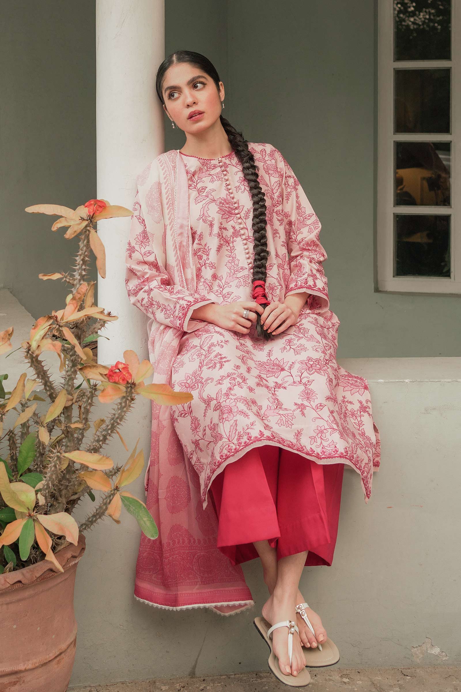 Zara-Shahjahan-Coco-Lawn-Collection-2022-Z22-10A Pakistani Suit master king replica