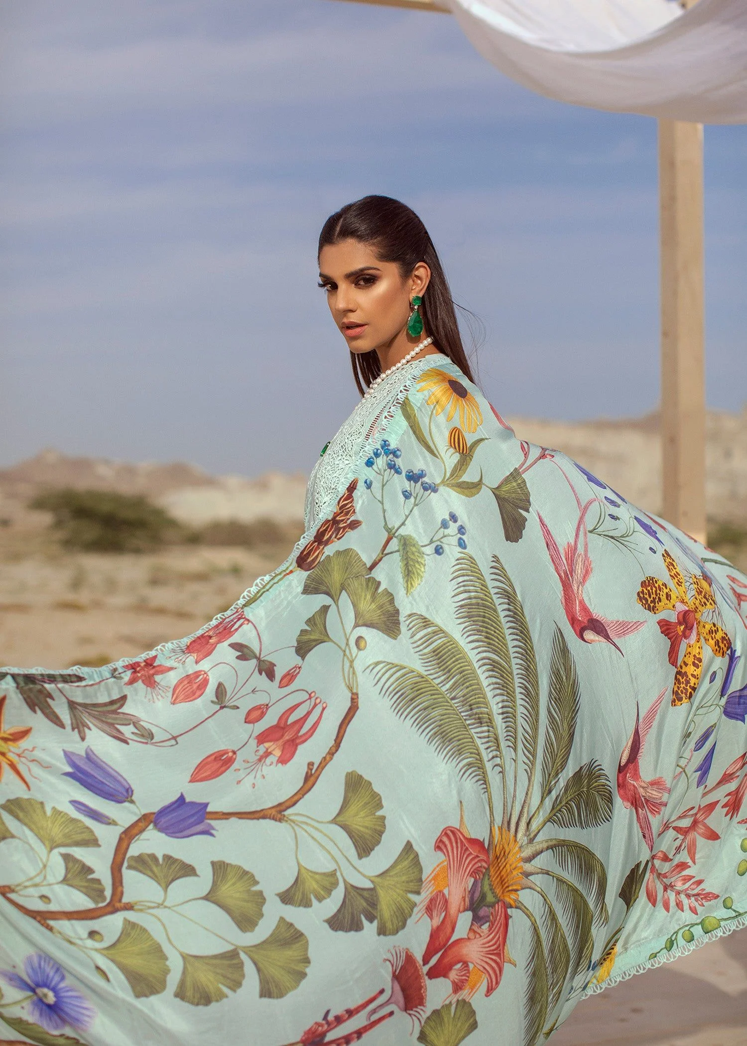 Crimson eid collection 2022 luxury lawn by saira shakira chikankari schiffili Collection master king replica pakistani suit