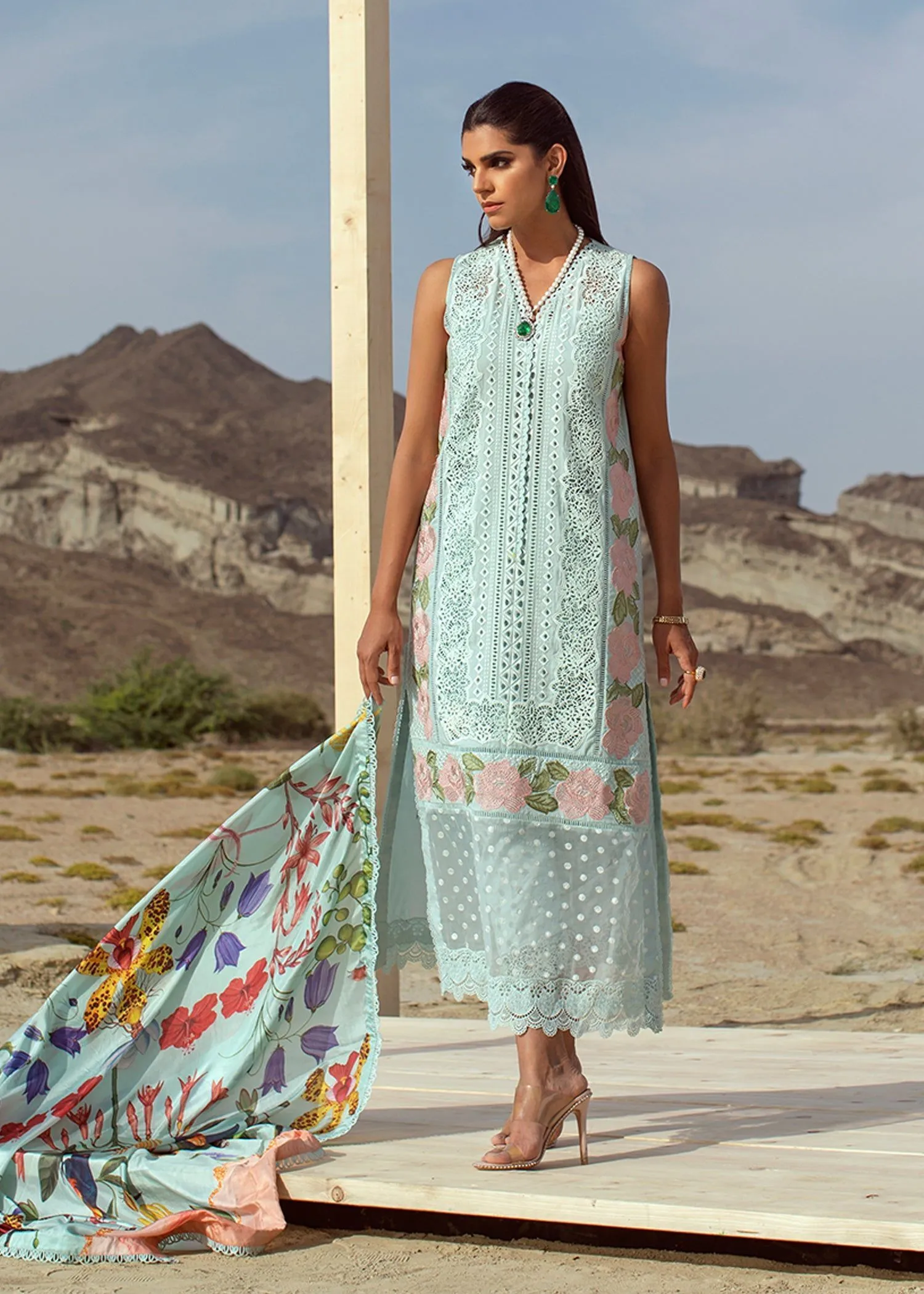 Crimson eid collection 2022 luxury lawn by saira shakira chikankari schiffili Collection master king replica pakistani suit