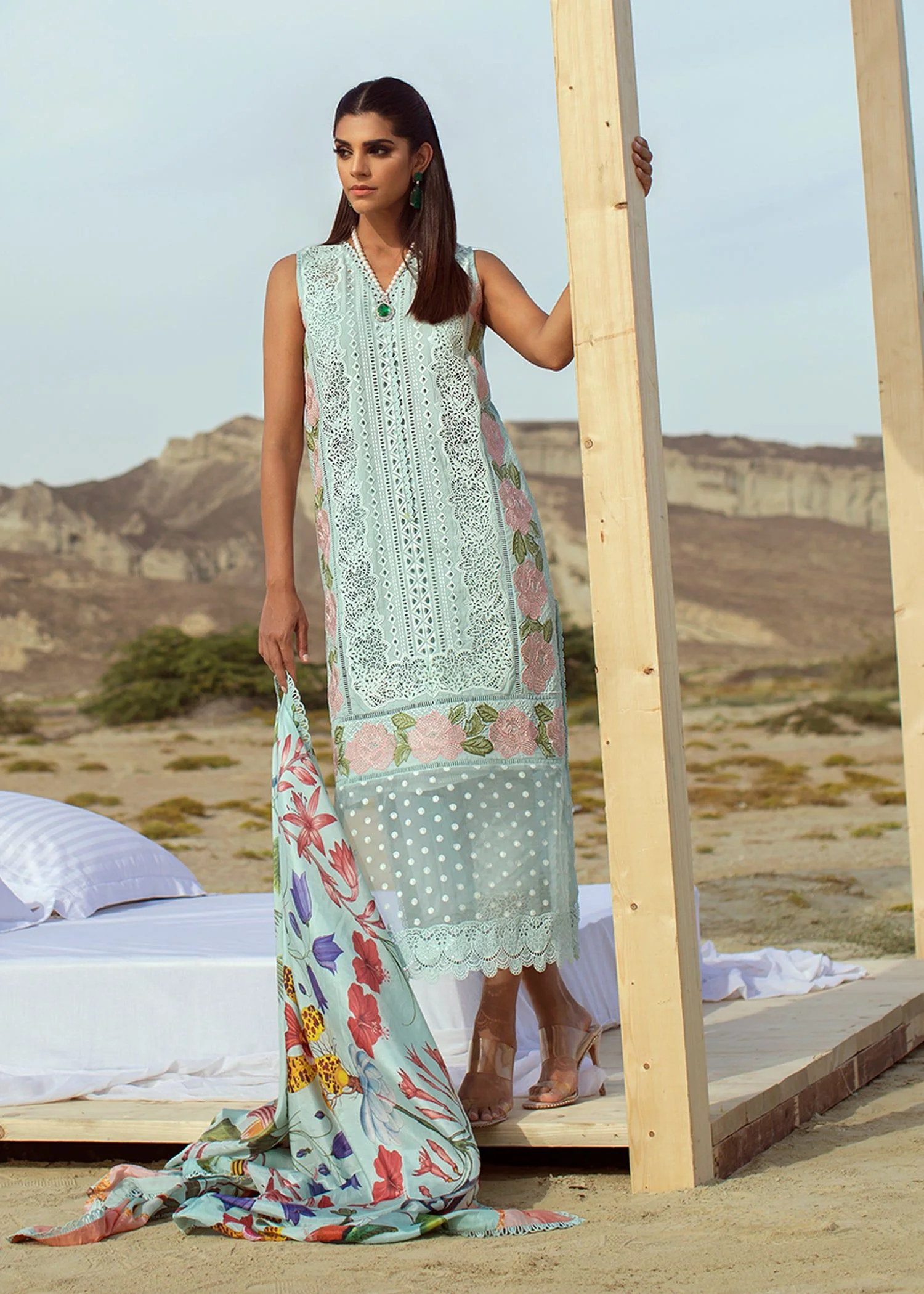 Crimson eid collection 2022 luxury lawn by saira shakira chikankari schiffili Collection master king replica pakistani suit