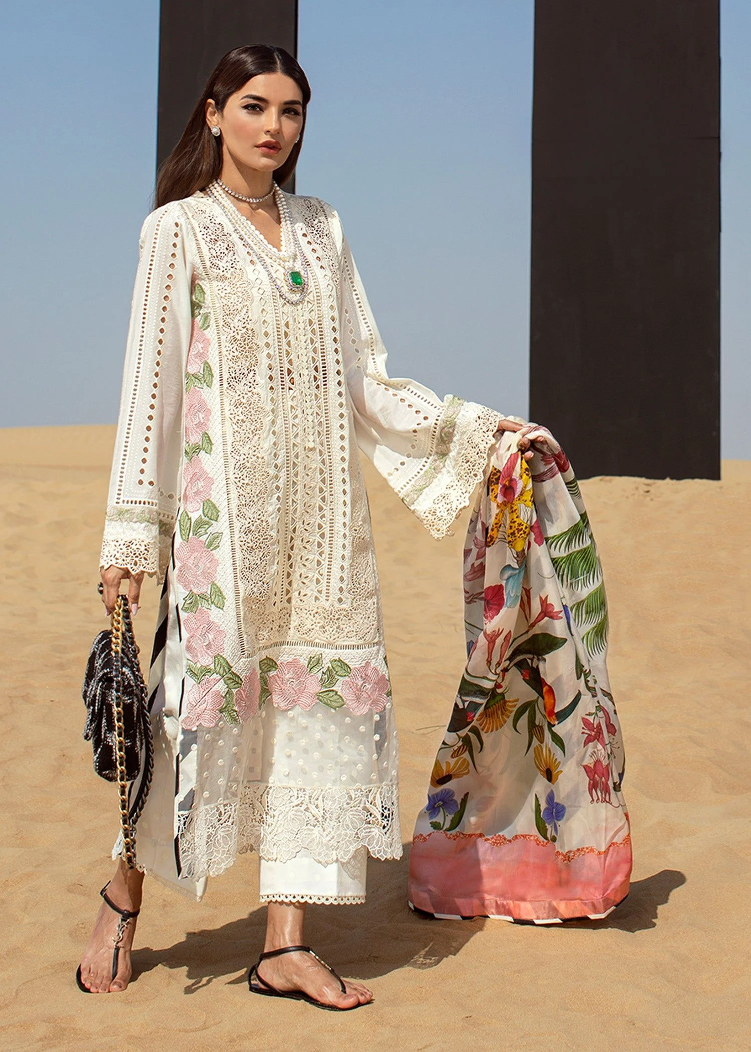Crimson eid collection 2022 luxury lawn by saira shakira chikankari schiffili Collection master king replica pakistani suit