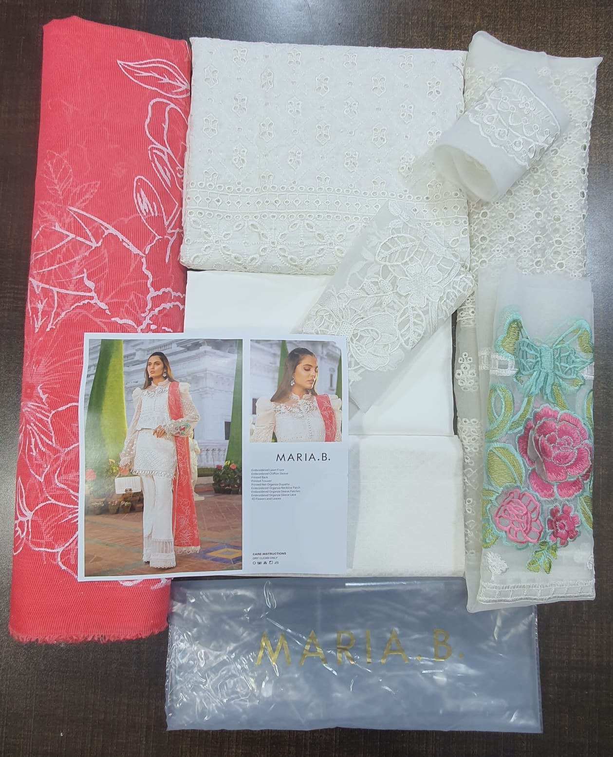 Maria b Lawn 2022 Collection master king replica pakistani suit main teri aan