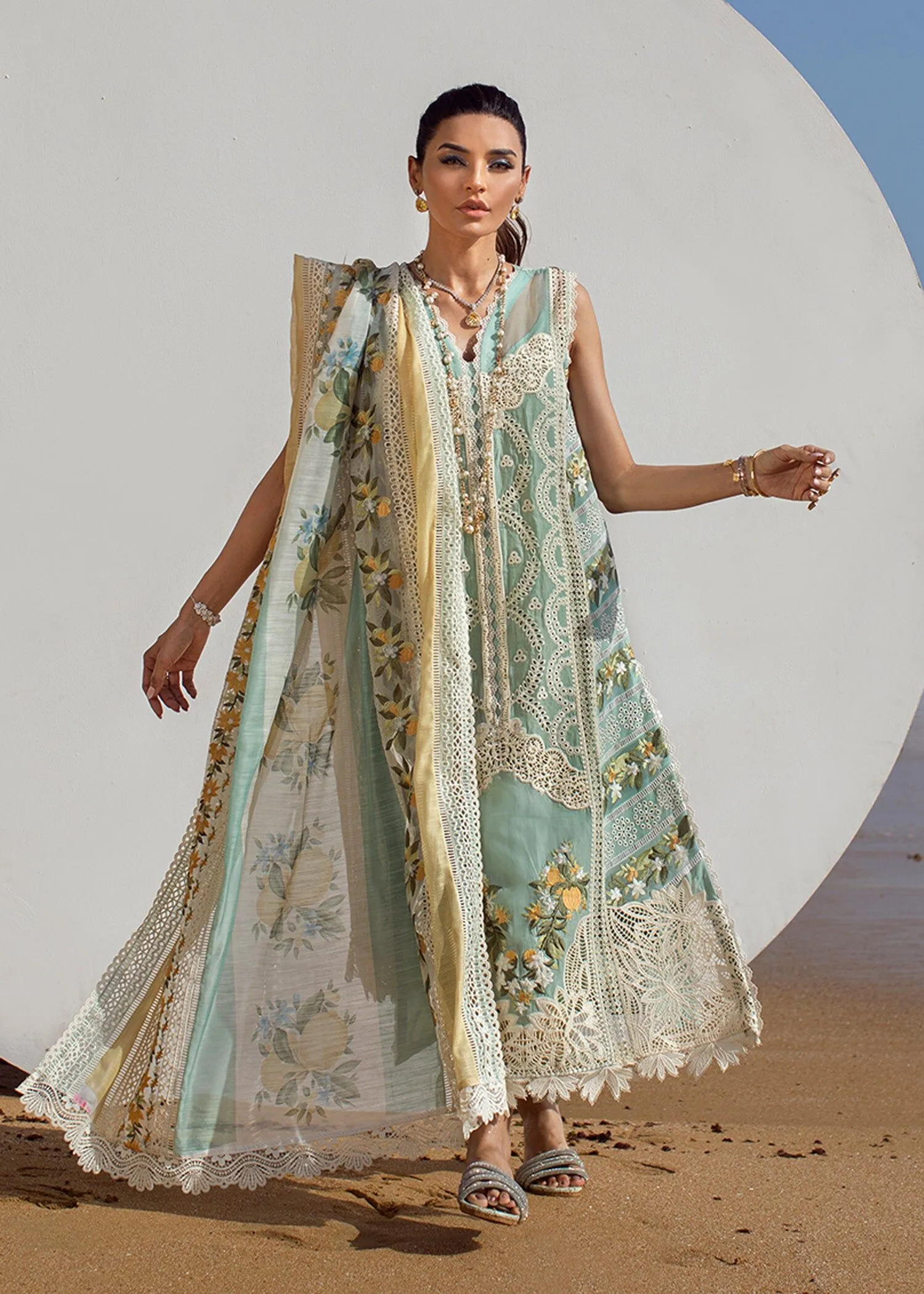 Crimson collection 2022 luxury lawn by saira shakira chikankari schiffili Collection master king replica pakistani suit
