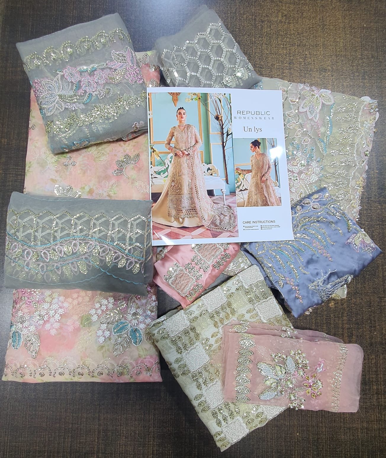 Republic womenswear replica wedding master copy online best quality 2022 master replica bridal maxi 2022 chiffon wedding 2022 pakistani master king replica suit maxi