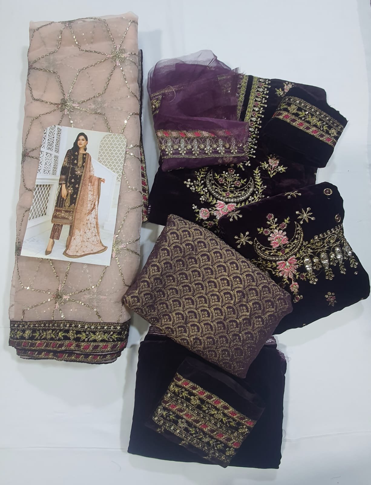 Maria b velvet unstitched formal replica 2022 in karachi fancy handwork collection master replica online best quality 2022 master replica bridal maxi 2022 chiffon wedding 2022 pakistani master king replica suit maxi