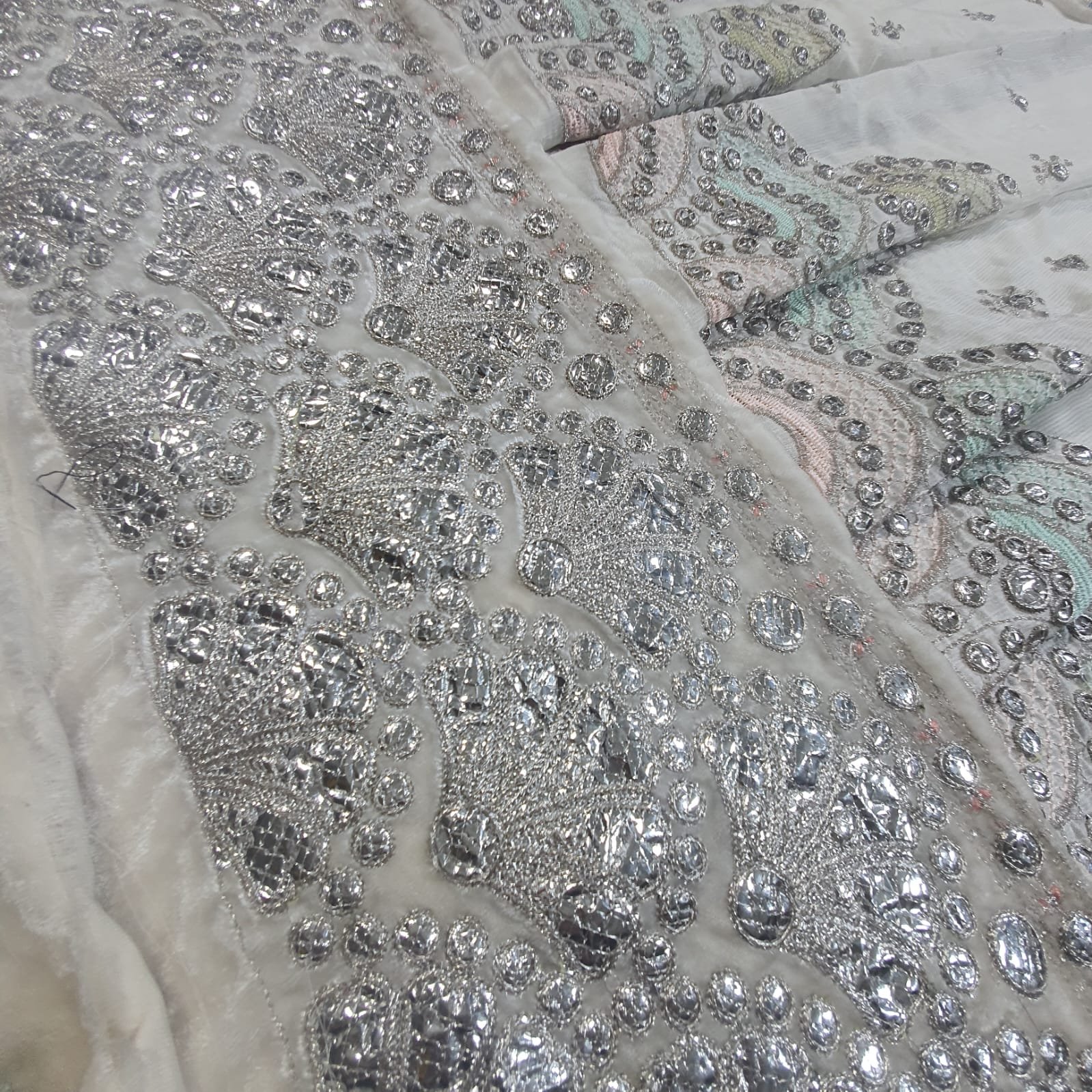 Maria b maxi mbroidered velvet unstitched formal replica 2022 in karachi fancy handwork collection master replica online best quality 2022 master replica bridal maxi 2022 chiffon wedding 2022 pakistani master king replica suit maxi