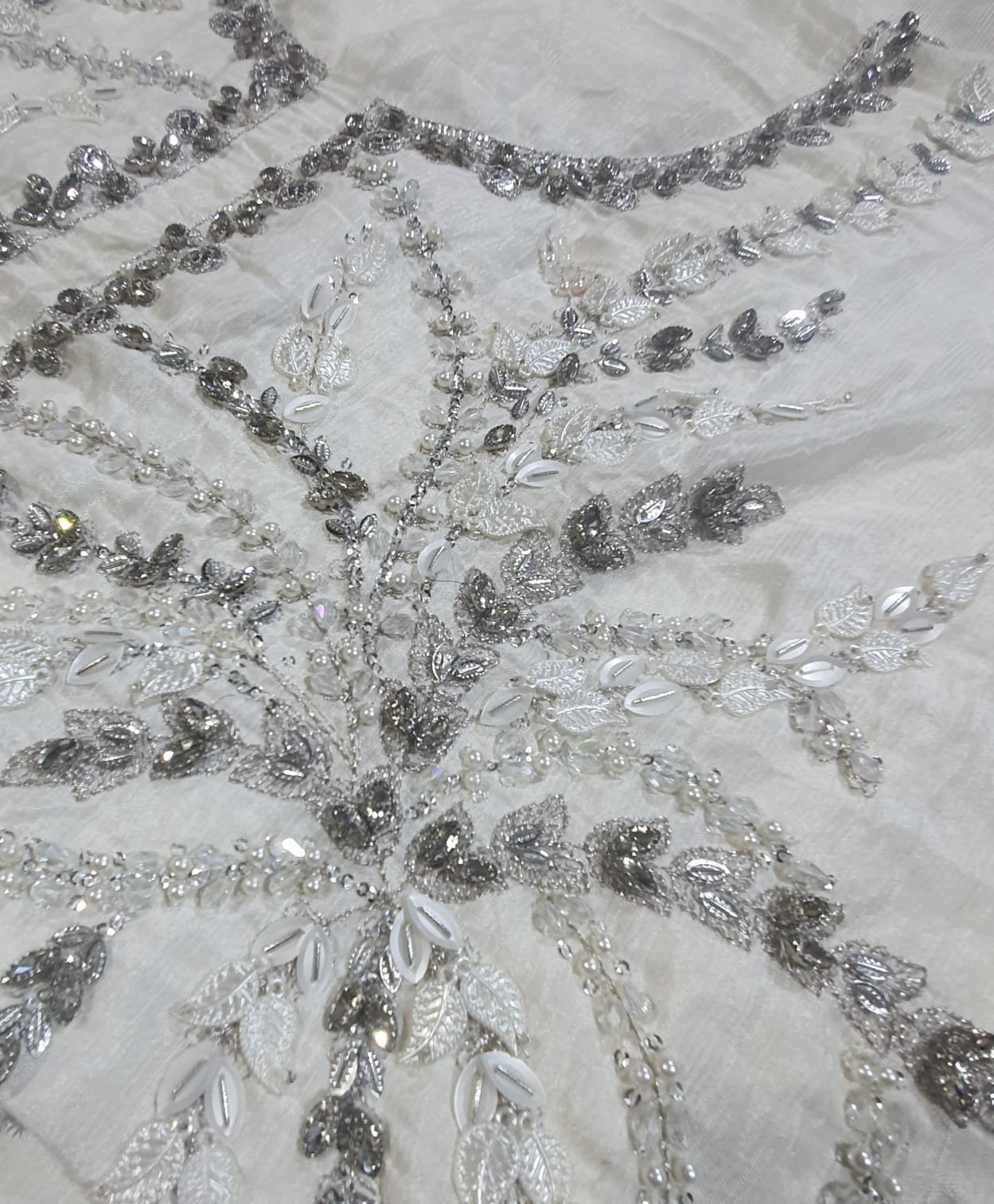 Maria b maxi mbroidered velvet unstitched formal replica 2022 in karachi fancy handwork collection master replica online best quality 2022 master replica bridal maxi 2022 chiffon wedding 2022 pakistani master king replica suit maxi