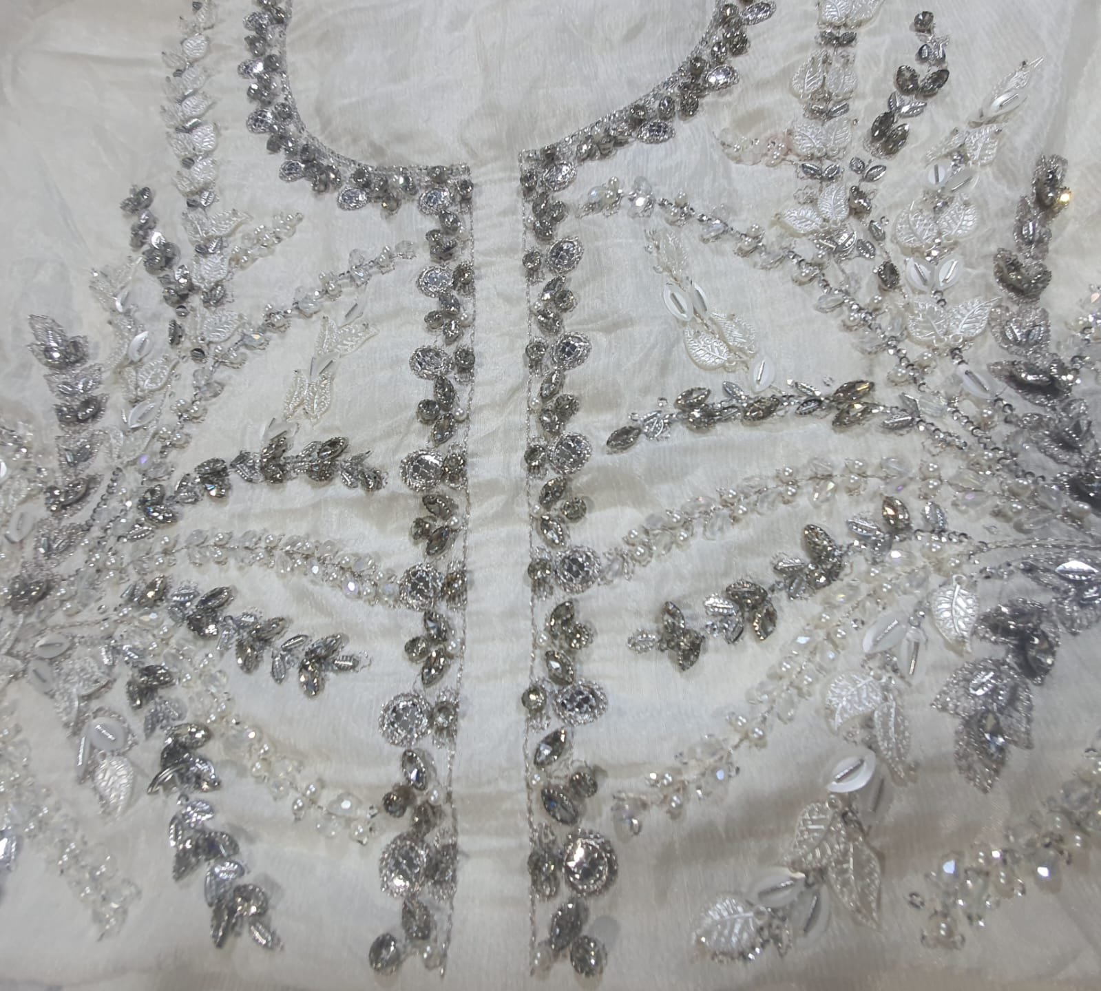 Maria b maxi mbroidered velvet unstitched formal replica 2022 in karachi fancy handwork collection master replica online best quality 2022 master replica bridal maxi 2022 chiffon wedding 2022 pakistani master king replica suit maxi