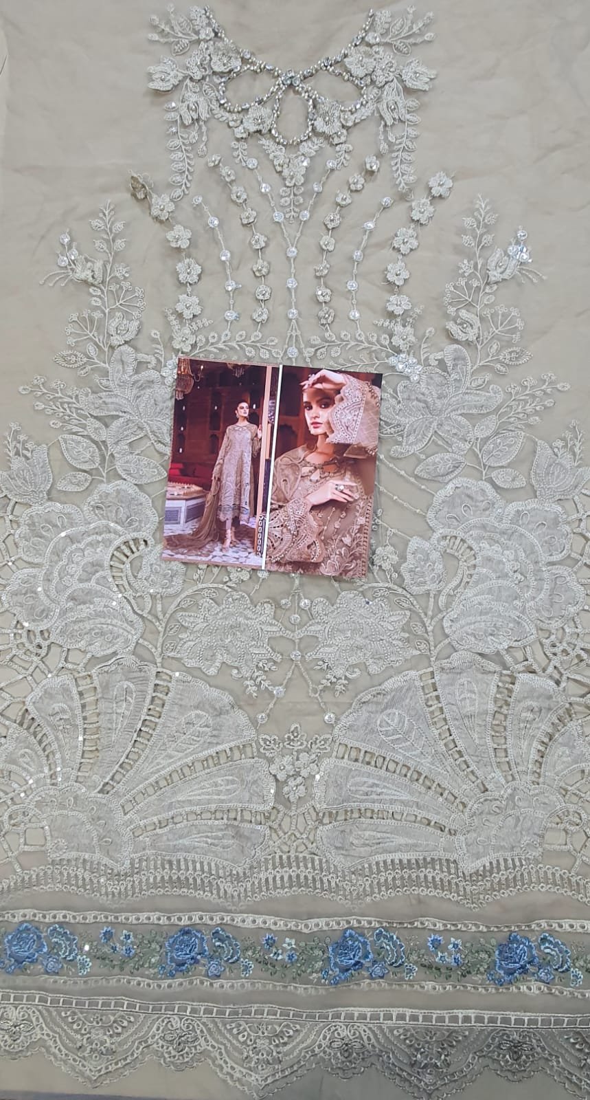 Maria b mbroidered 2022 velvet unstitched formal replica 2022 in karachi fancy handwork collection master replica online best quality 2022 master replica bridal maxi 2022 chiffon wedding 2022 pakistani master king replica suit maxi