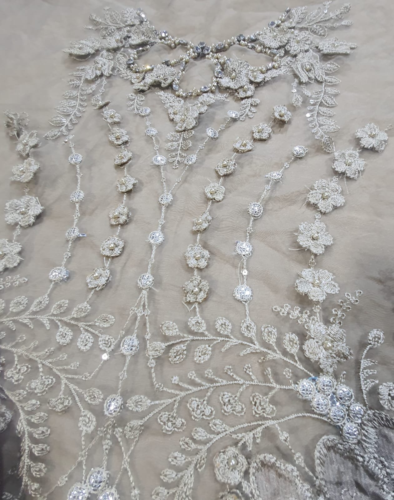 Maria b mbroidered 2022 velvet unstitched formal replica 2022 in karachi fancy handwork collection master replica online best quality 2022 master replica bridal maxi 2022 chiffon wedding 2022 pakistani master king replica suit maxi